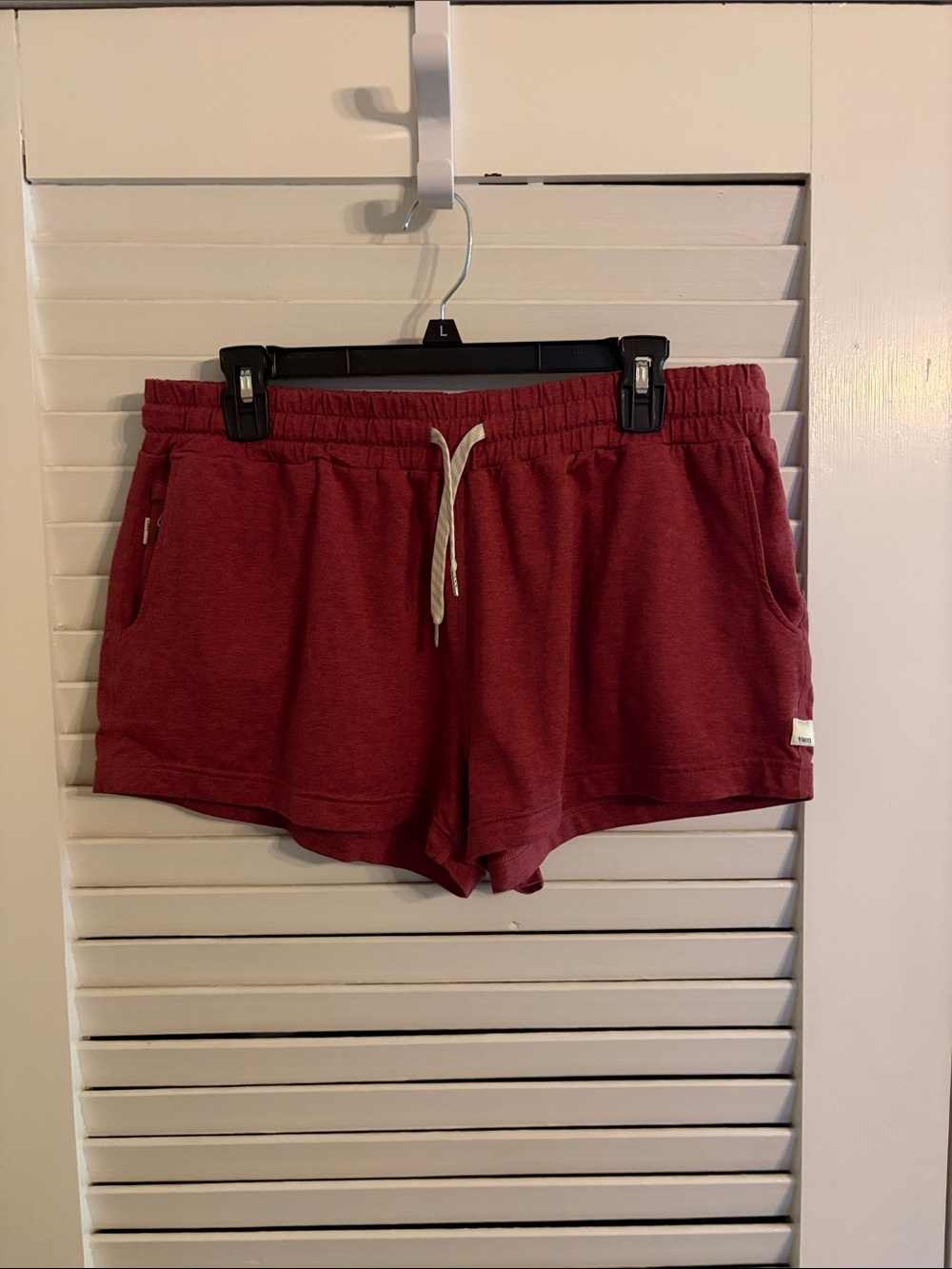 Vuori halo performance shorts women’s large
